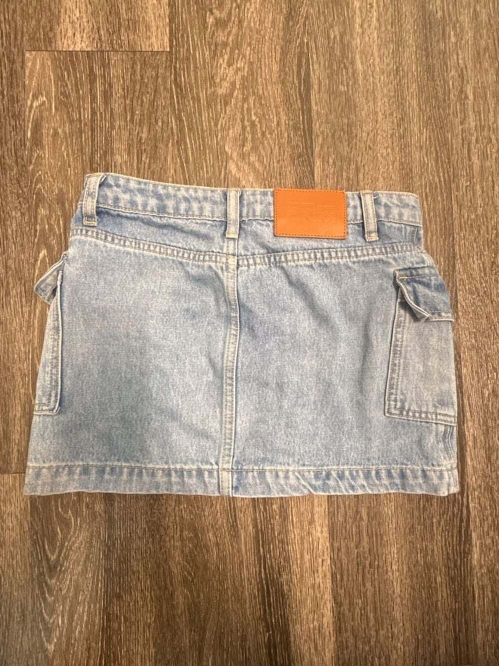 Princess Polly DNM Light Wash Denim Cargo Mini Skirt - Picture 2 of 4
